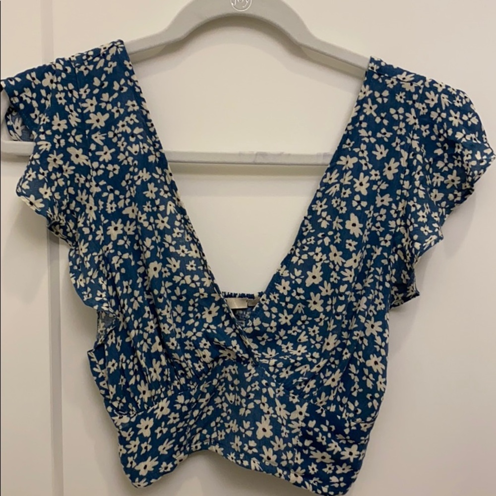 Pull Bear Size Small Floral Crop Top